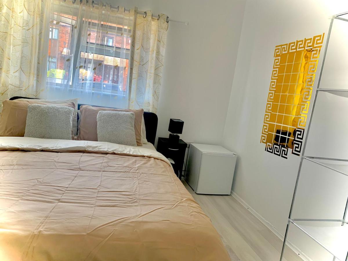 Double Room Bentilee Bucknall  エクステリア 写真