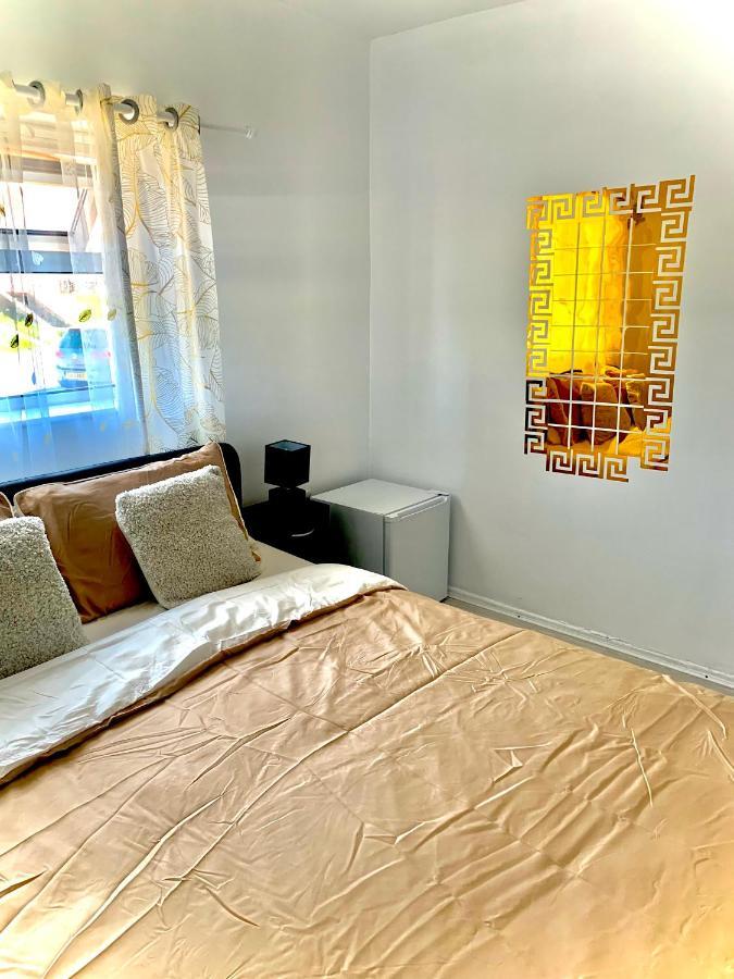 Double Room Bentilee Bucknall  エクステリア 写真